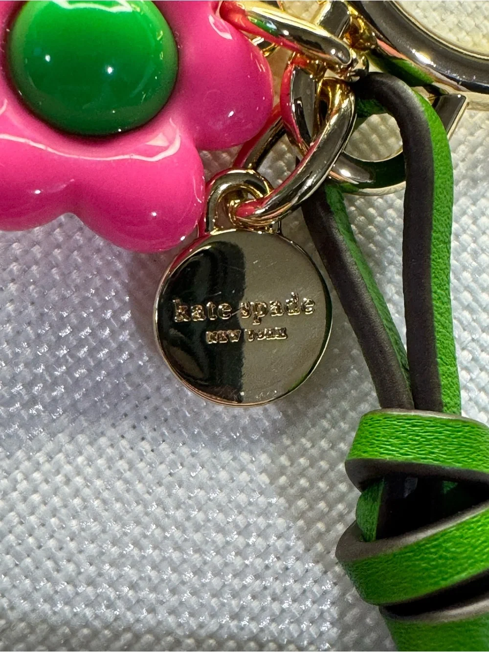 Kate Spade Fresh Picks Magazine Charm 🌸 RARE OPENS Book Keychain NWT Collecto - Picture 9 of 11